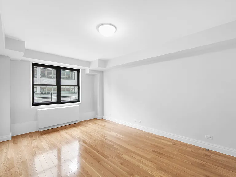 141 E 33rd St #15G — Photo 9