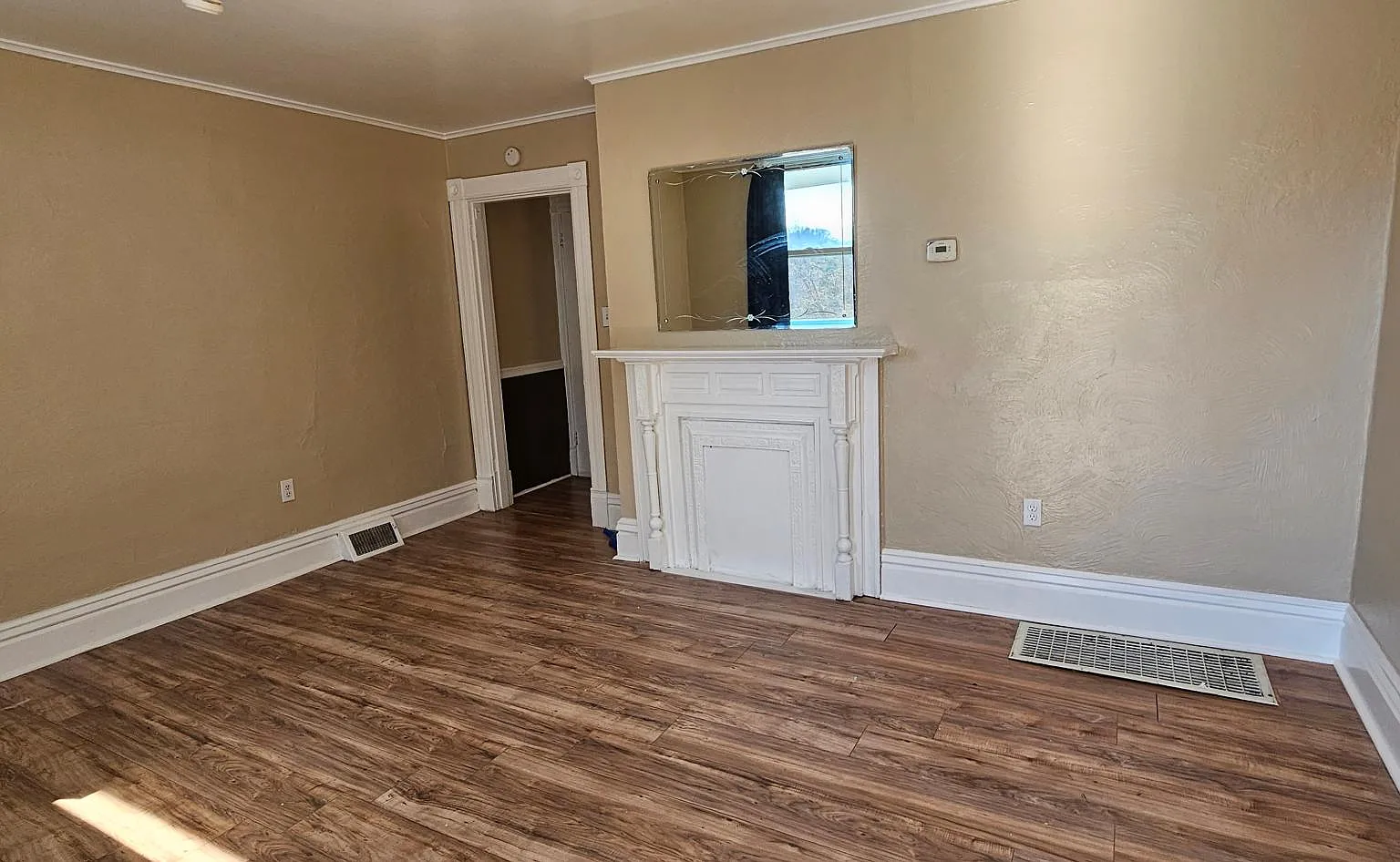 2 bed, 956 sqft, $1,200 — Photo 1