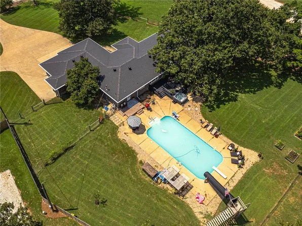 12136 Bedrock Ln, Bentonville, AR 72712