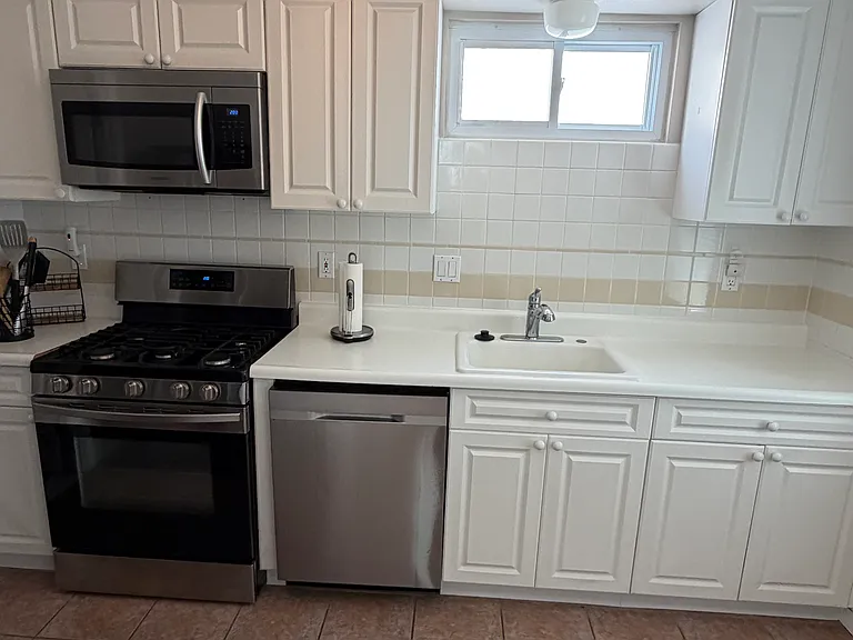 7703 Winchester Ave — Photo 6