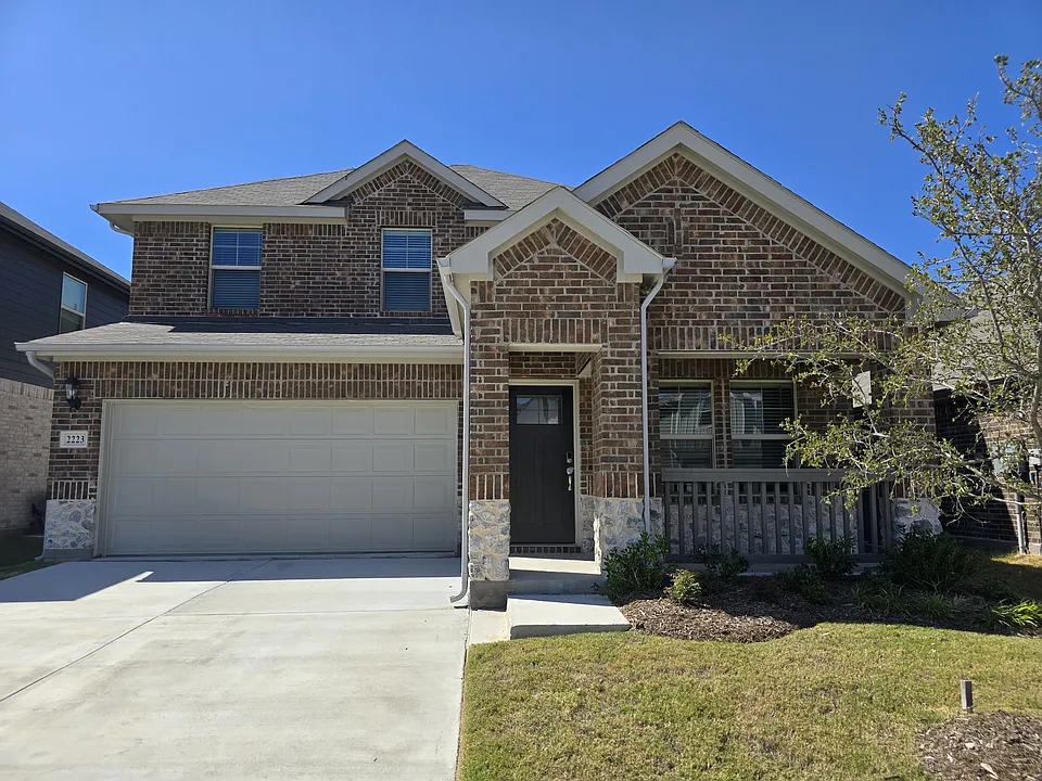 2223 Cliff Springs Dr