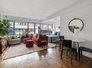 210 E 58th St APT 8E, New York, NY 10022