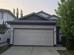2024 35a Ave NW, Edmonton, AB T6T 1Y2