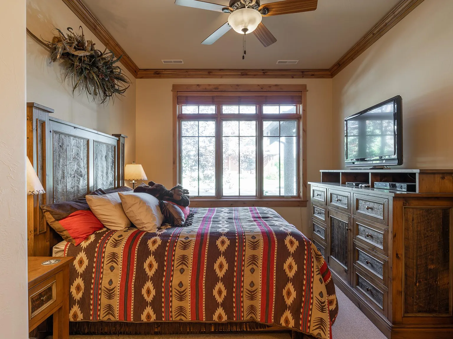 2 bed, 1038 sqft, $5,000 — Photo 3
