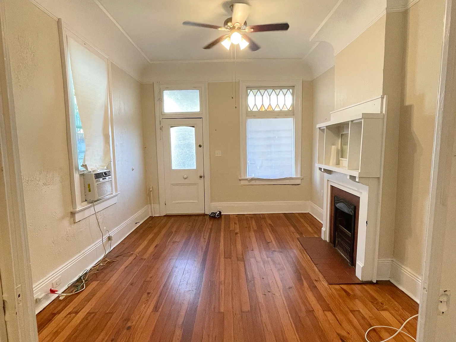 2 bed, 885 sqft, $1,600 — Photo 2