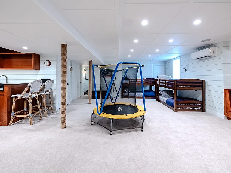 16 Ocean Pkwy — Photo 23