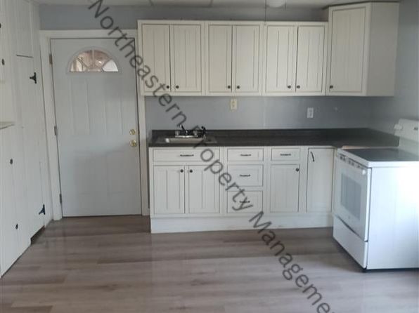 129 Washington St #1, Rumford, ME 04276
