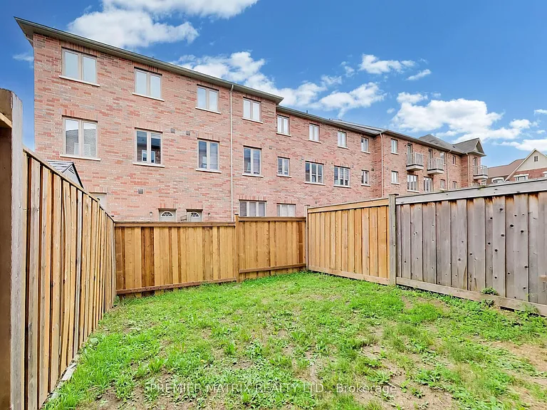 37 Shiff Cres — Photo 33