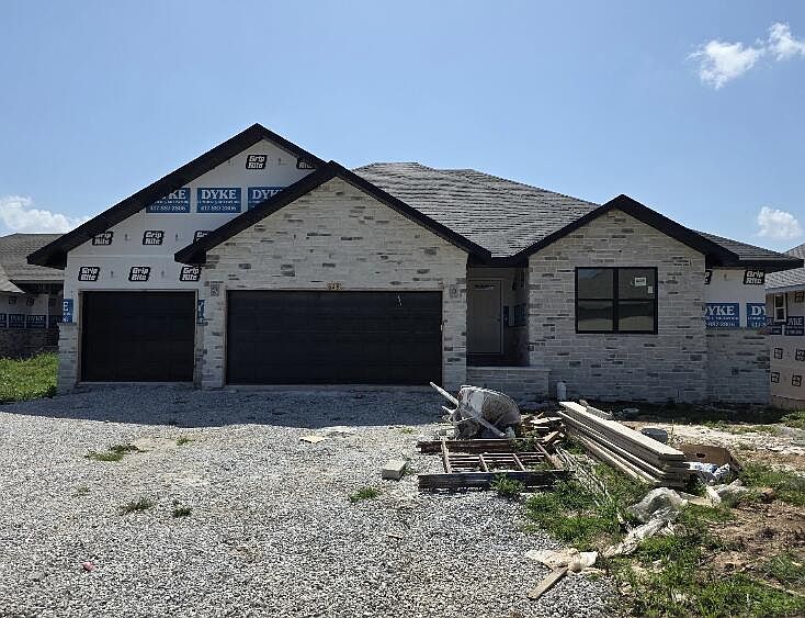 1st image of 629 W Arbor Glenn Drive