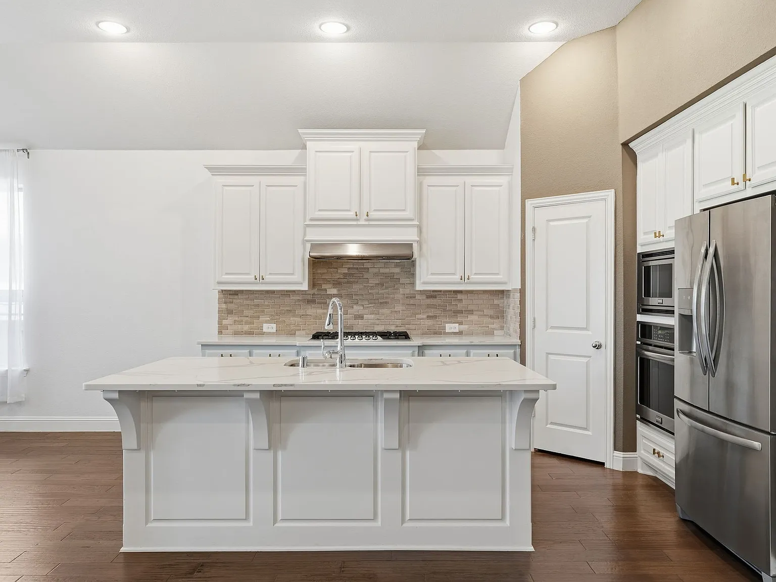 4 bed, 2245 sqft, $2,895 — Photo 3