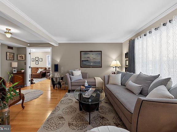 3rd image of 184 Peregrine Dr