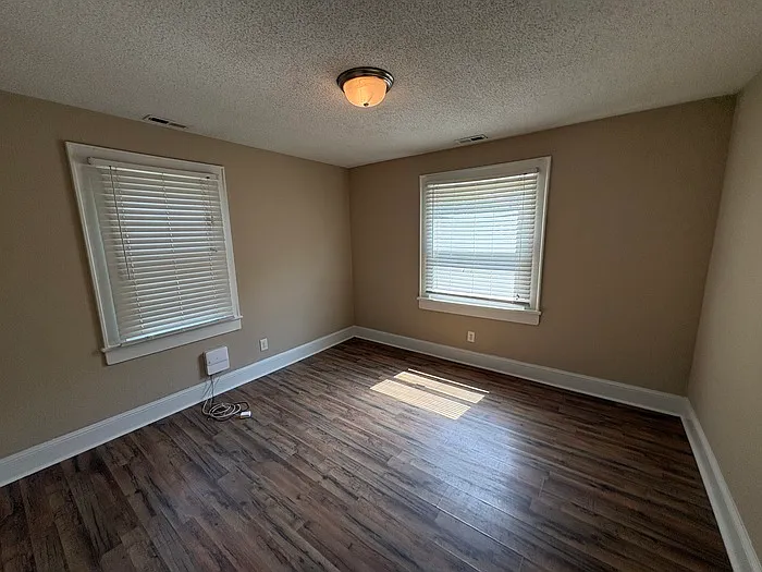 202 Cadillac St — Photo 5