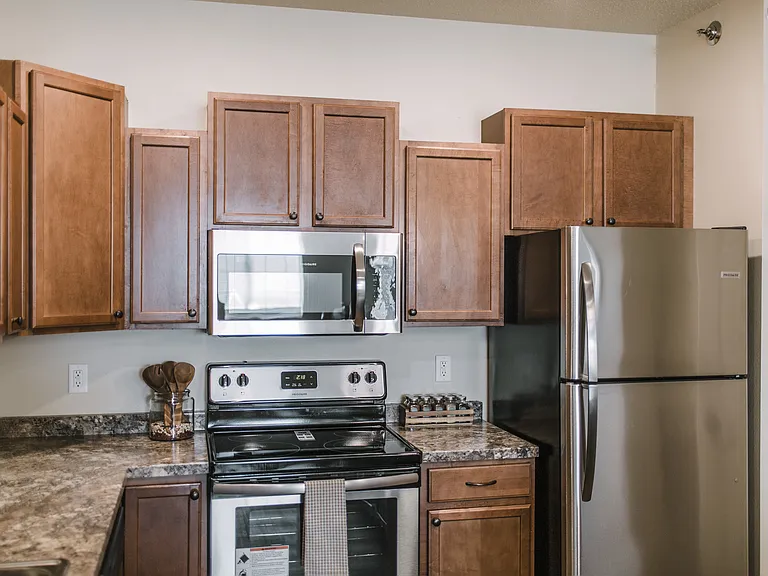 Lakewood Crossing Apartments — Photo 69