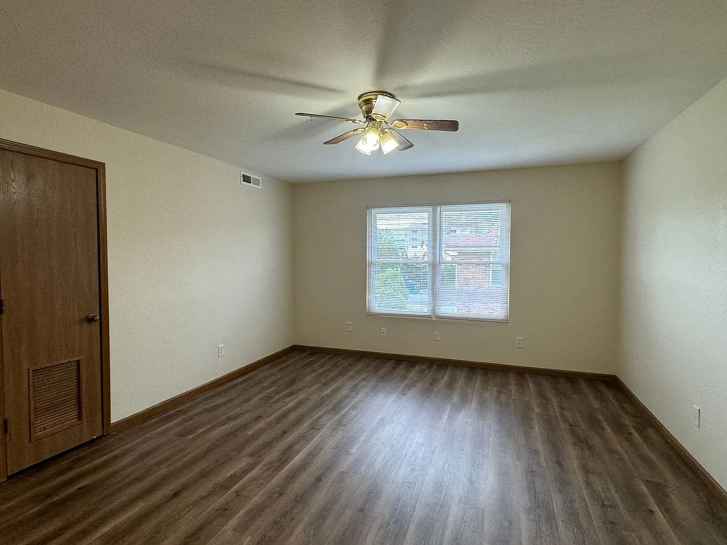 Kentwood Apartments — Photo 4