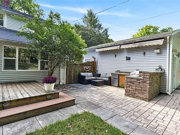 3rd image of 79 Lettington Ave