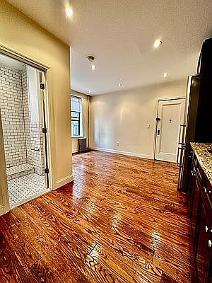 4th image of 3713 30th Ave APT 5
