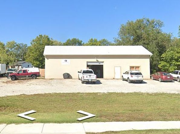 704 S Metcalf Rd