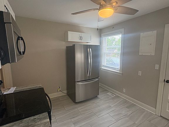 4th image of 2411 Milton Dr