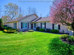 1115 Oakbridge Dr, Hurricane, WV 25526