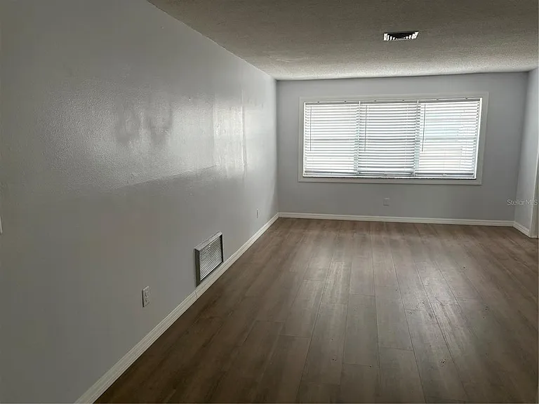 2380 Timbercrest Cir W — Photo 3