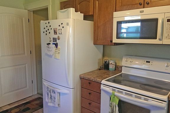 3rd image of 609 N Hinman Ave