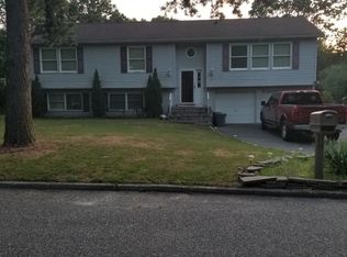 72A Wellington Rd, Middle Island, NY