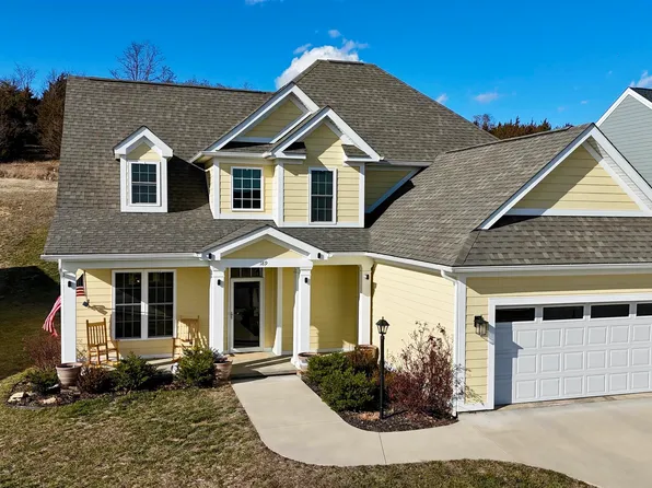 189 Windsor Dr, Fishersville, VA 22939