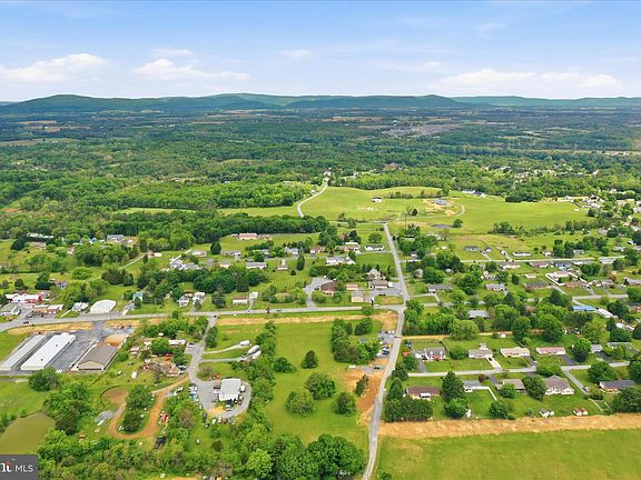 4th image of Murphy Ln