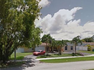 8975 SW 88th St, Miami, FL 33173