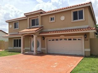 8910 NW 189th Ter, Hialeah, FL 33018