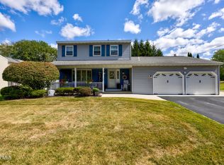 13 Willoughby Dr, Albany, NY 12205