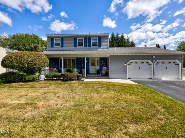 13 Willoughby Drive, Colonie, NY 12205