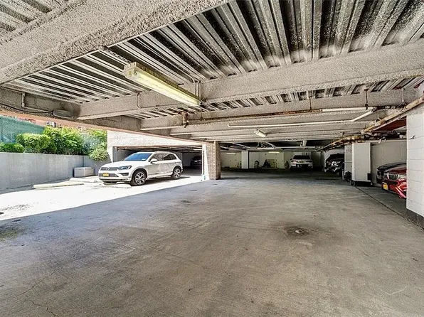 2900 East 29th Street image 5 of 14