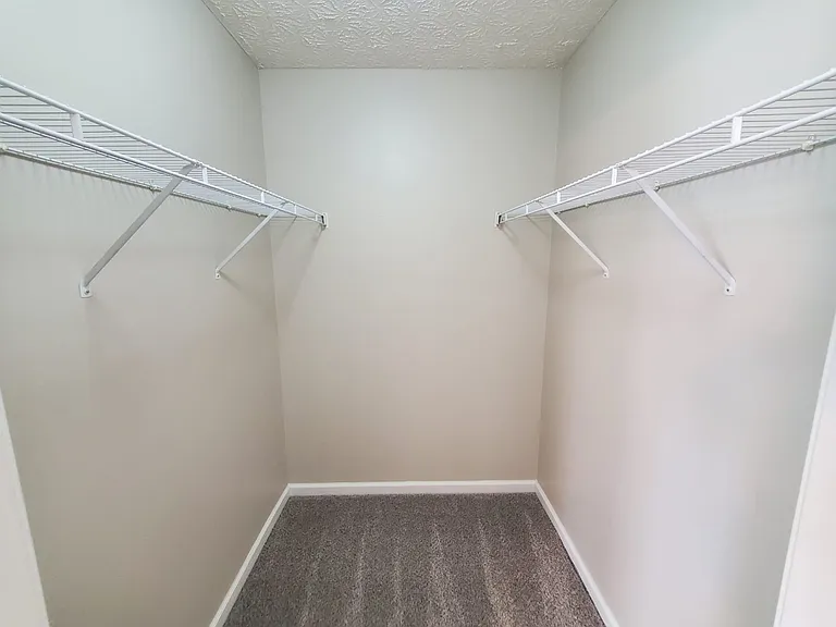 204 Lucille Dr — Photo 9