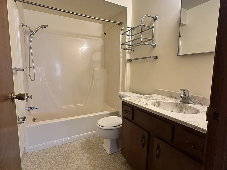 109 Fisk Ave #9 — Photo 14