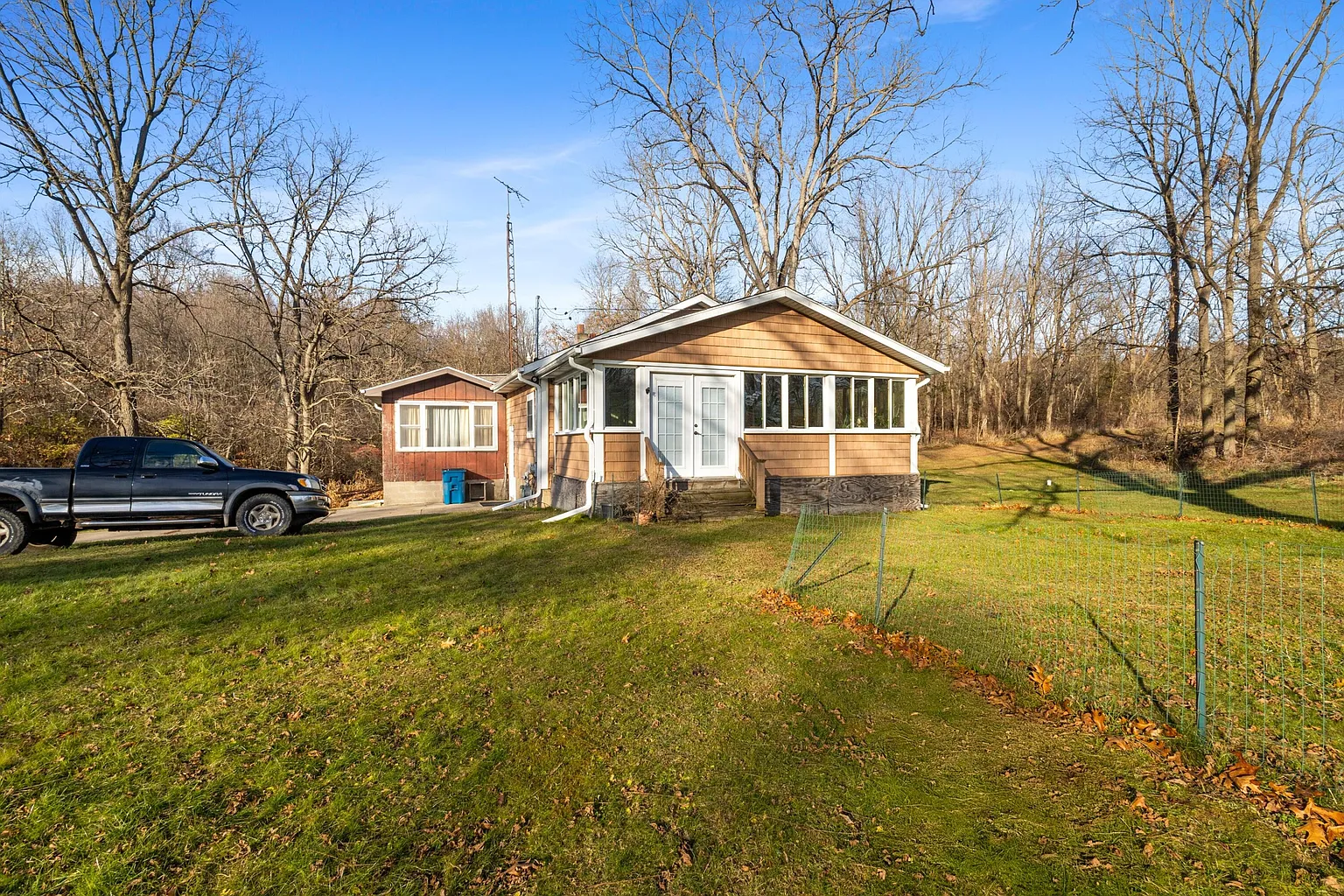 2719 Hamilton Rd photo 1