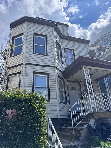 487 E 24th St #2 Photo 1