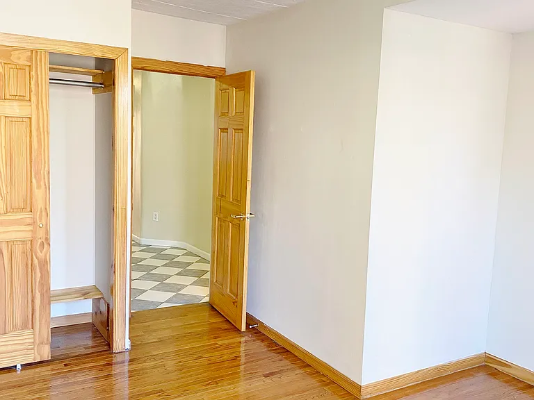 1584 York Ave #5 — Photo 3