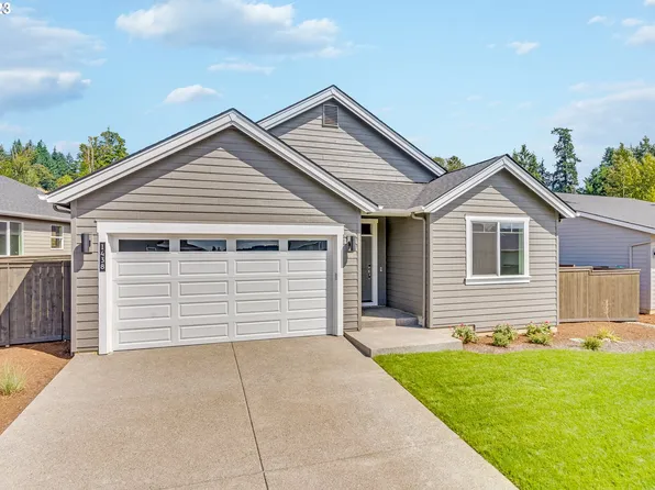 1438 NE Shell Rock Dr, Estacada, OR 97023