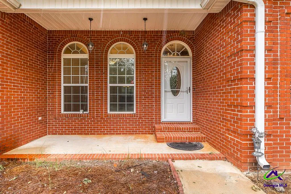 3 bed, 2.5 bath, 2568 sqft, $2,200 — Photo 4