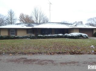 5 Apache Dr, Springfield, IL 62711