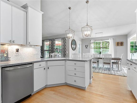 5th image of 117 Kingston Ct