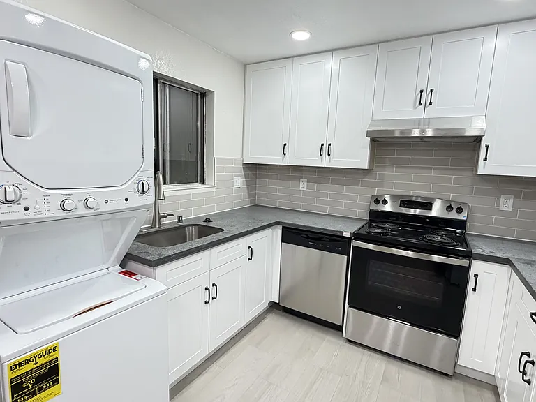 1577 Pomeroy Ave #202 — Photo 6