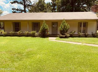 107 Oak Grove Ct, Clinton, MS 39056