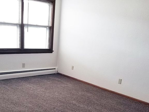3rd image of 623 Belle Ave