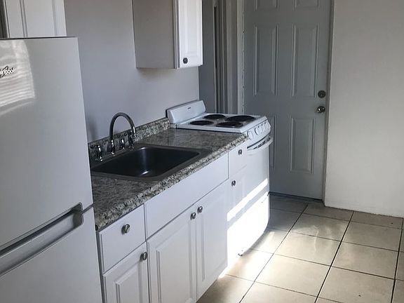 5th image of 1101 16th St N APT 06