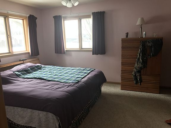 4th image of 512 Elm St #180784