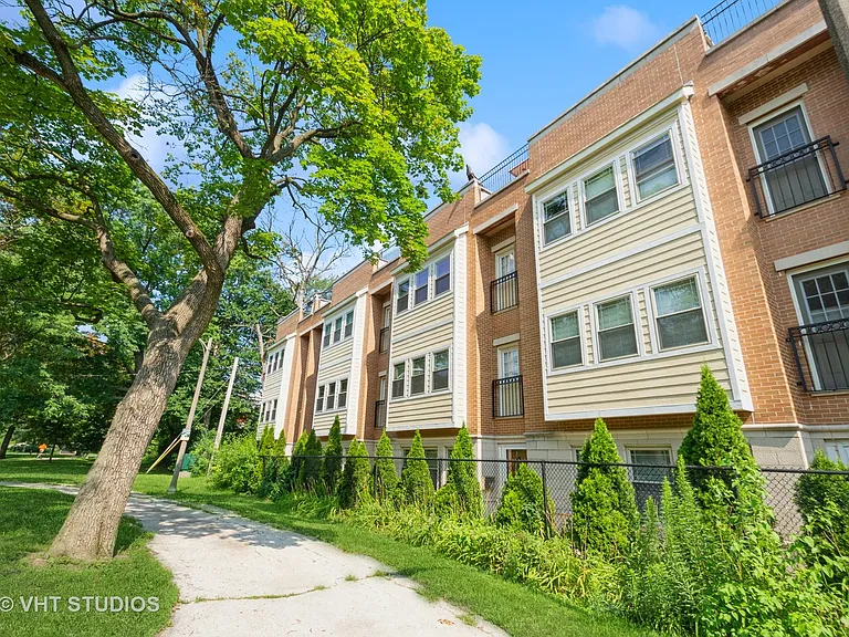 10428 S Walden Pkwy #B — Photo 2