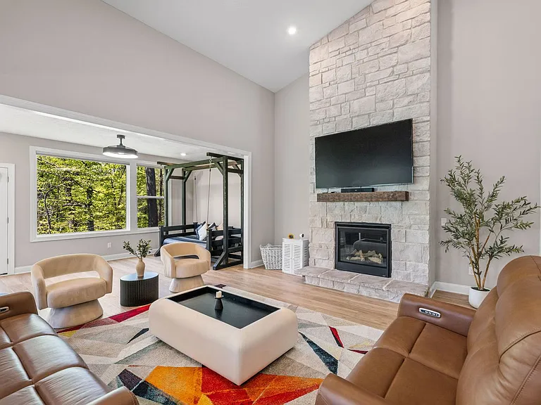 233 Lake Balaton Dr — Photo 54