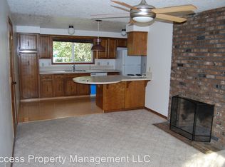 1712 Meadow Ln, Newberg, OR 97132